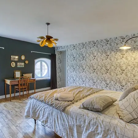10 Bedroom Stunning In בית נופש *