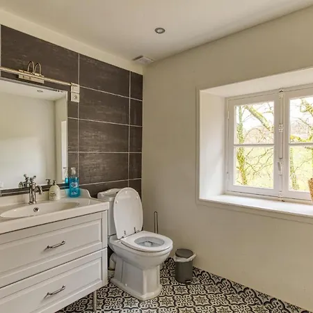 10 Bedroom Stunning In *